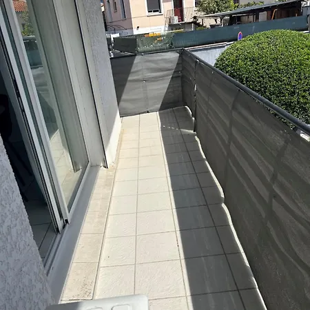 Apartmán 4 Pers Avec Parking Clim Dans Res Securise